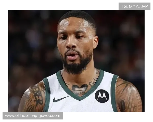 利拉德中线LOGO区域连续三投命中